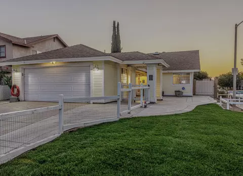 44961 16th St E, Lancaster, CA 93535 photo 1