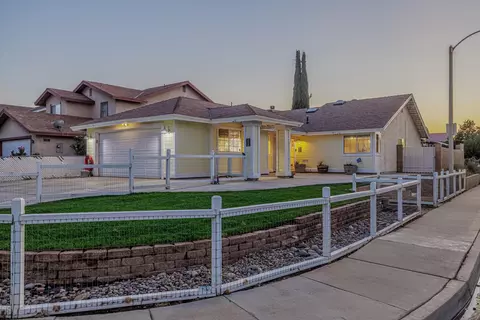 44961 16th St E, Lancaster, CA 93535 photo 2