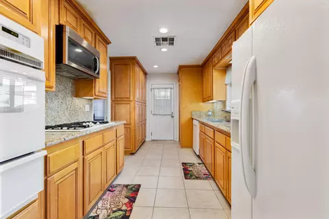 45023 Lorimer Ave, Lancaster, CA 93534 photo 9