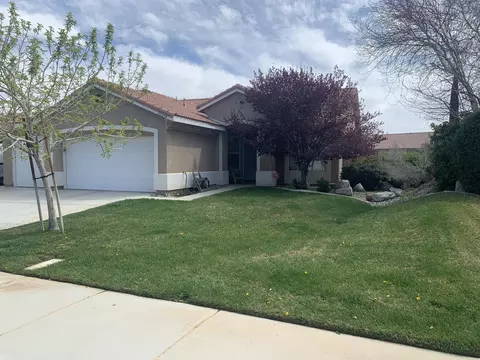 40234 Springpark Ln, Palmdale, CA 93551 photo 2