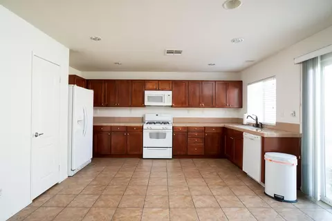 1859 Kettering St E, Lancaster, CA 93535 photo 3