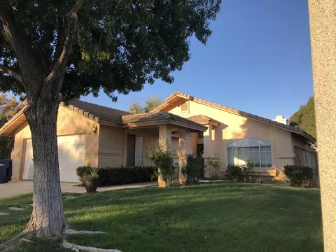 44823 13th St E, Lancaster, CA 93535 photo 2