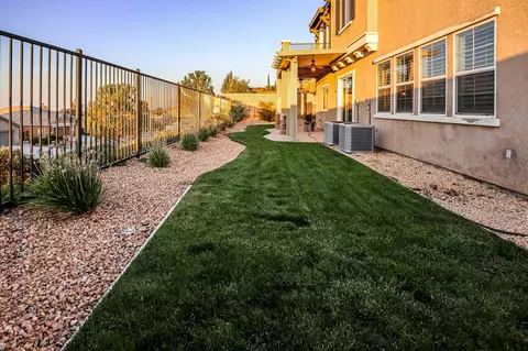 1643 Balinese Ct, Palmdale, CA 93551 photo 23