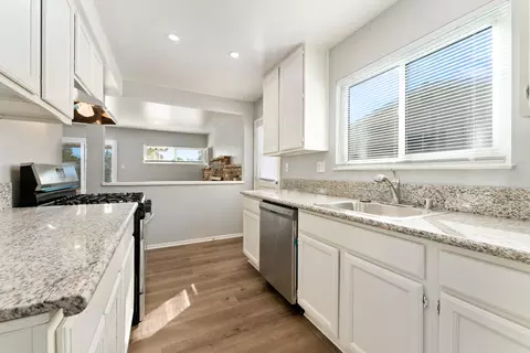 44708 6th Street St E, Lancaster, CA 93535 photo 6