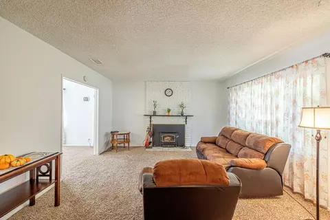 45016 Kingtree Ave, Lancaster, CA 93534 photo 4