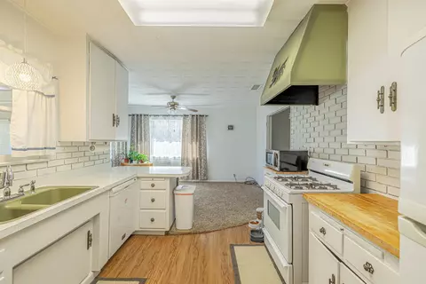45016 Kingtree Ave, Lancaster, CA 93534 photo 10