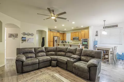 5772 Spice St, Lancaster, CA 93536 photo 9