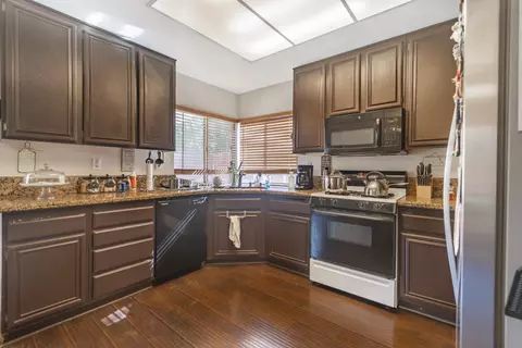 45520 Pickford Ave, Lancaster, CA 93534 photo 13