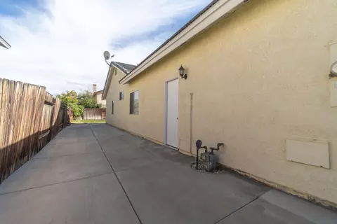 45520 Pickford Ave, Lancaster, CA 93534 photo 27