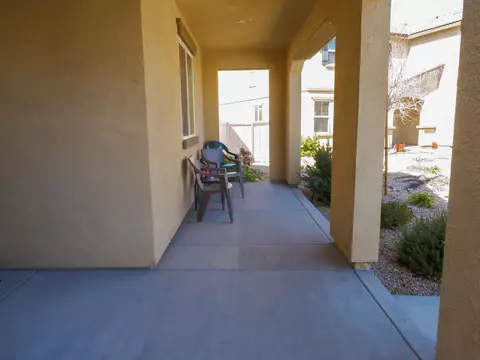 1016 Cambridge Ct, Lancaster, CA 93535 photo 2