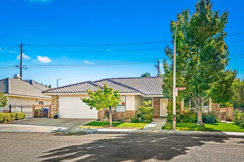 3840 Spice St, Lancaster, CA 93536 photo 1