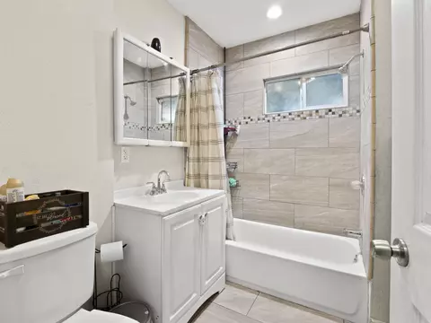 527 Cressey St W, Compton, CA 90222 photo 17
