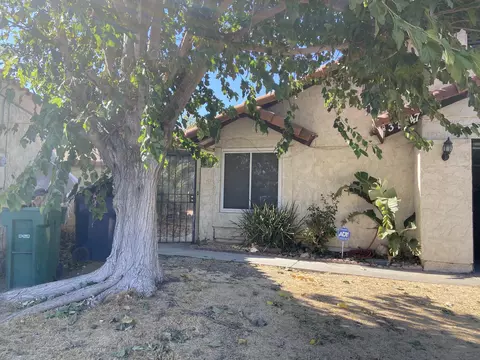 37147 32nd St E, Palmdale, CA 93550 photo 2