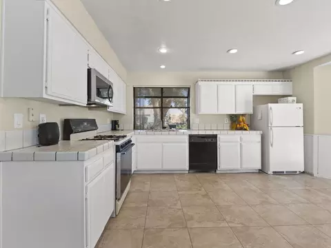 4532 Spring Canyon Ln, Palmdale, CA 93552 photo 11