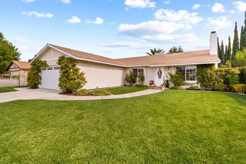 43908 Albeck Ct, Lancaster, CA 93536 photo 2