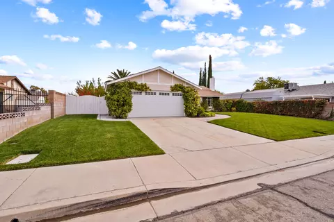 43908 Albeck Ct, Lancaster, CA 93536 photo 3