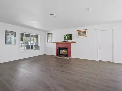 40518 176th St E, Lancaster, CA 93535 photo 2