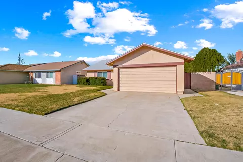 1131 Lingard St E, Lancaster, CA 93535 photo 4