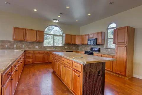 27180 Stirrup Way, Tehachapi, CA 93561 photo 13