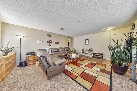 43837 David St, Lancaster, CA 93535 photo 4