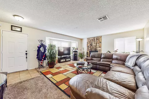 43837 David St, Lancaster, CA 93535 photo 2