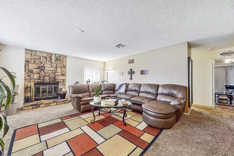 43837 David St, Lancaster, CA 93535 photo 3