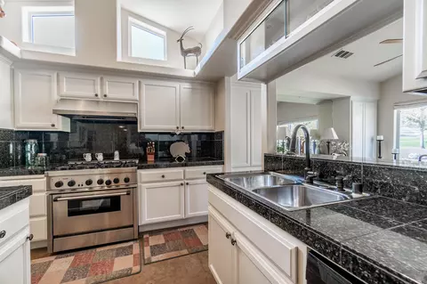 24041 Basin Harbor Ct, Tehachapi, CA 93561 photo 7