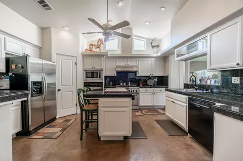 24041 Basin Harbor Ct, Tehachapi, CA 93561 photo 5