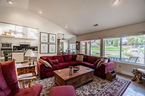 24041 Basin Harbor Ct, Tehachapi, CA 93561 photo 9