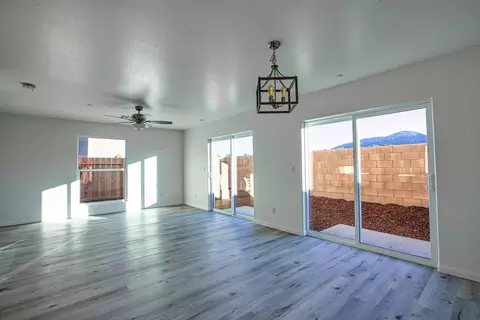 414 Sherwood Pl, Tehachapi, CA 93561 photo 9