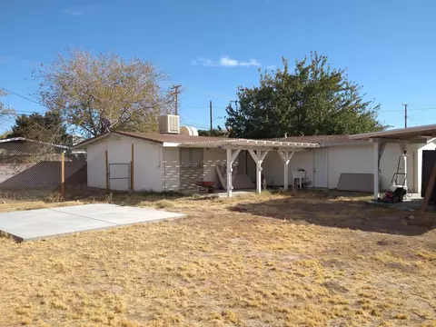 2011 Minford St W, Lancaster, CA 93536 photo 8