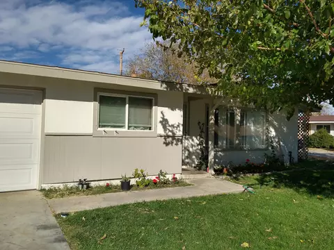 2011 Minford St W, Lancaster, CA 93536 photo 2
