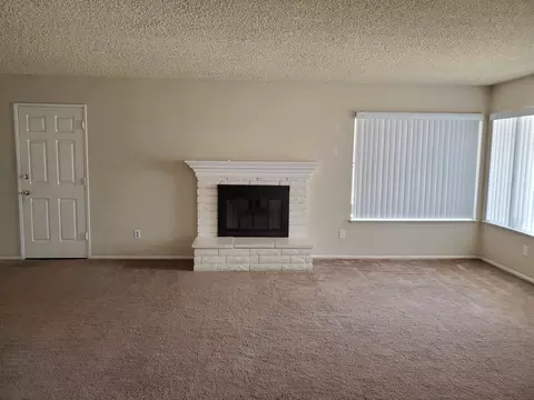 40561 161st St E, Lancaster, CA 93535 photo 3