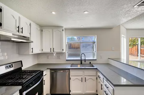 44023 17th St E, Lancaster, CA 93535 photo 9