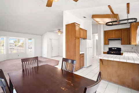3564 Jupiter Ave, Palmdale, CA 93550 photo 8