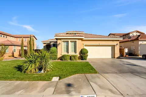 43136 Hampton St, Lancaster, CA 93536 photo 2