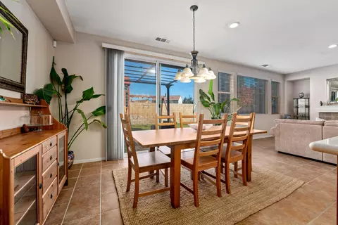 43136 Hampton St, Lancaster, CA 93536 photo 10