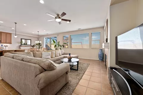 43136 Hampton St, Lancaster, CA 93536 photo 8