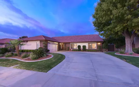 2829 Vahan Ct, Lancaster, CA 93536 photo 4
