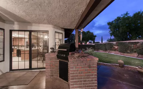 2829 Vahan Ct, Lancaster, CA 93536 photo 6