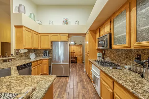 43910 Johns Ct, Lancaster, CA 93536 photo 9