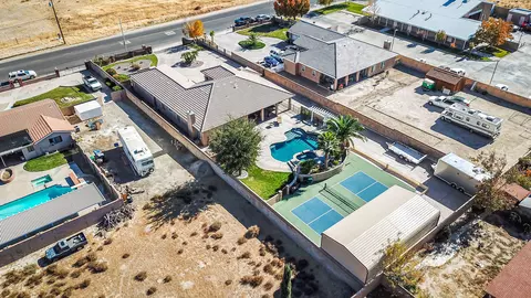 43241 25th St W, Lancaster, CA 93536 photo 2