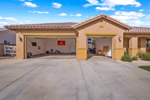1745 Whitlatch Dr, Lancaster, CA 93535 photo 4