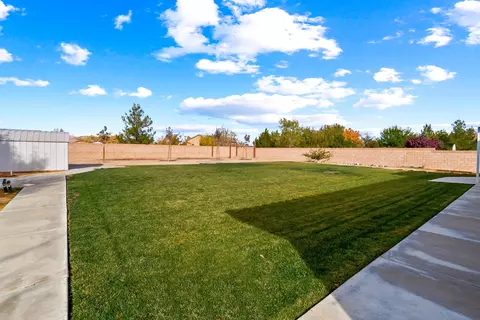 1745 Whitlatch Dr, Lancaster, CA 93535 photo 33