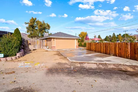 22341 Meadows Rd, Tehachapi, CA 93561 photo 2