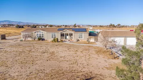 8161 Avenue E8 W, Lancaster, CA 93536 photo 2