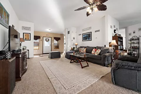 8161 Avenue E8 W, Lancaster, CA 93536 photo 5