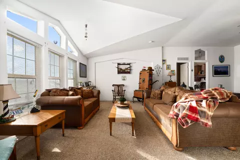8161 Avenue E8 W, Lancaster, CA 93536 photo 9