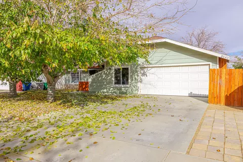 3543 Apollo Ave, Palmdale, CA 93550 photo 4