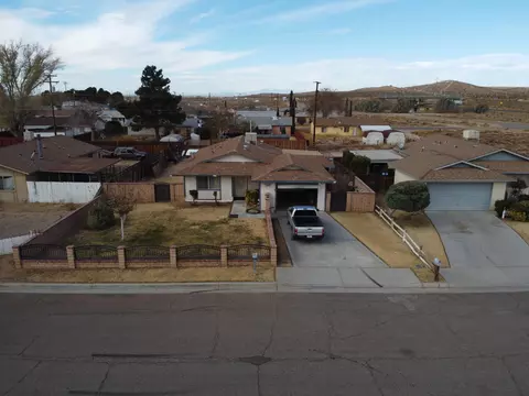 12675 Sugar St, Boron, CA 93516 photo 2